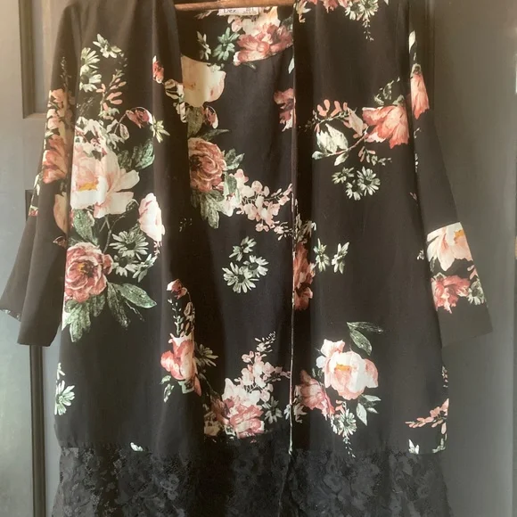 Dex Kimono - Picture 2 of 3